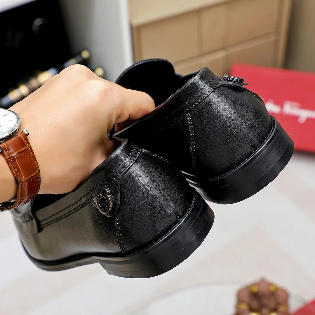 Men's shoes💰420 🔥Ferragamo's new men's casual slip-on shoes🇨🇳Official website original 1:1 mold, original quality💯Fine workmanship, high-end luxury☘The upper is made of imported Italian mercerized cow suede🌴🐑leather lining🍓Rubber wear-resistant and non-slip outsole, breathable and comfortable to wear🍍The first choice for high-end men, black, size 38-45...